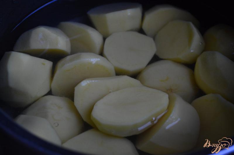 Фото приготовление рецепта: Запеканка из картофеля с шампиньонами и шпинатом шаг №1