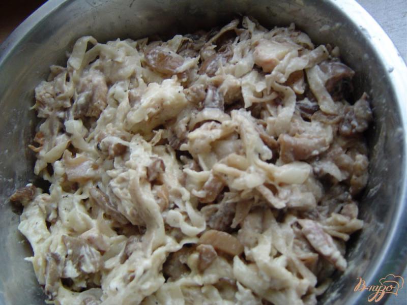 Фото приготовление рецепта: Драники с картофелем, грибами и курицей шаг №4