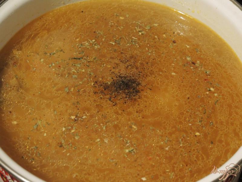 Фото приготовление рецепта: Суп с куриной печенью шаг №12