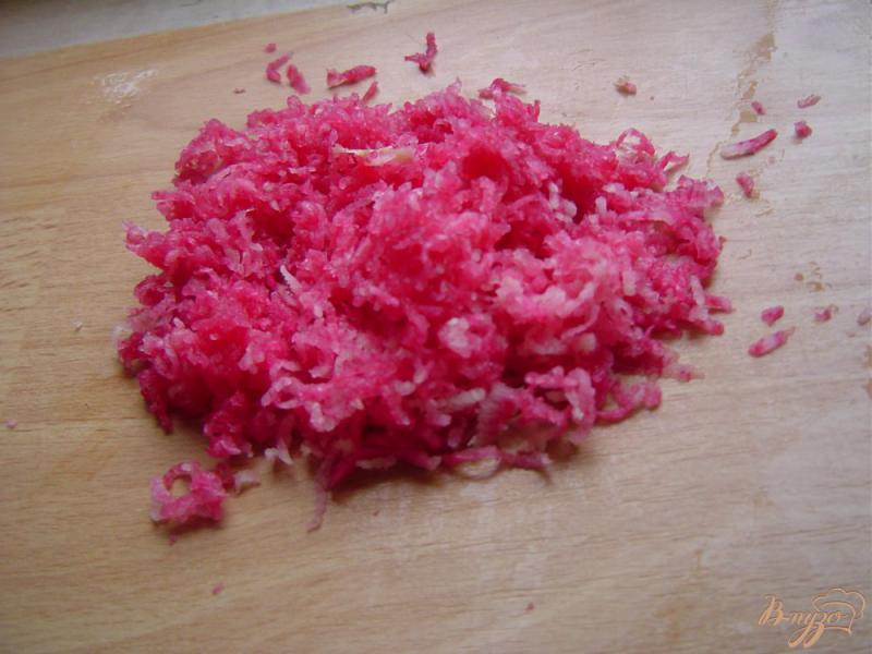 Фото приготовление рецепта: Салат из красной редьки и дайкона шаг №1