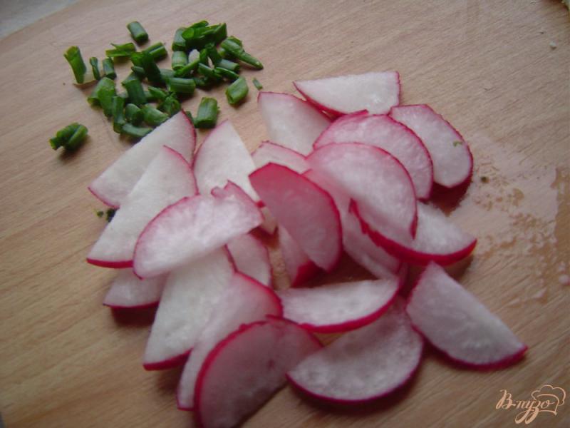 Фото приготовление рецепта: Салат из картофеля и редиса шаг №2