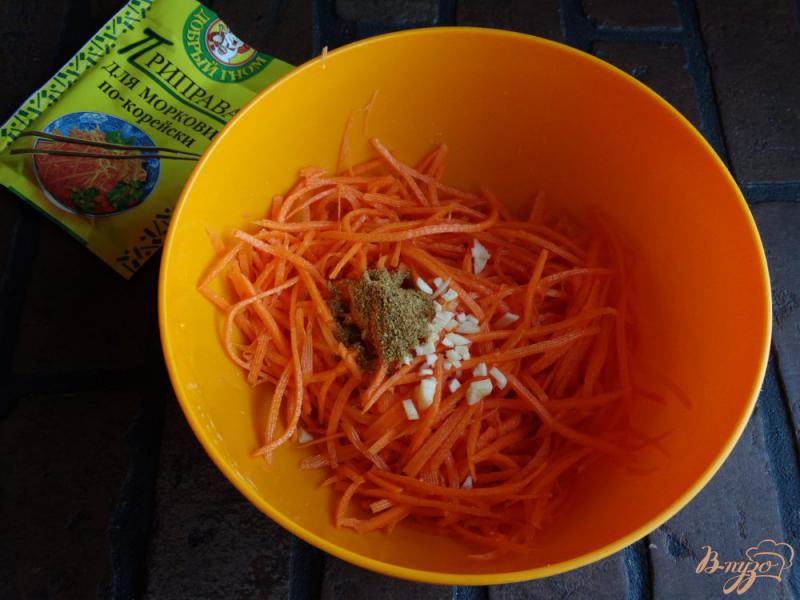 Фото приготовление рецепта: Морковка по-корейски шаг №4