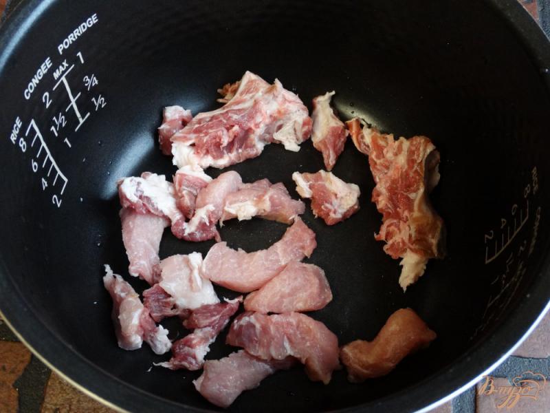 Фото приготовление рецепта: Капуста со свининой в мультиварке шаг №1