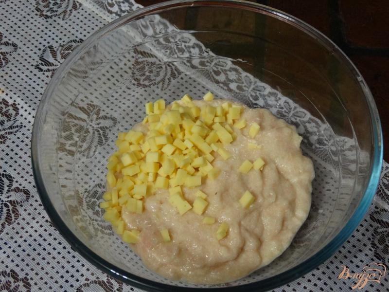 Фото приготовление рецепта: Куриные котлеты с сыром на пару шаг №6