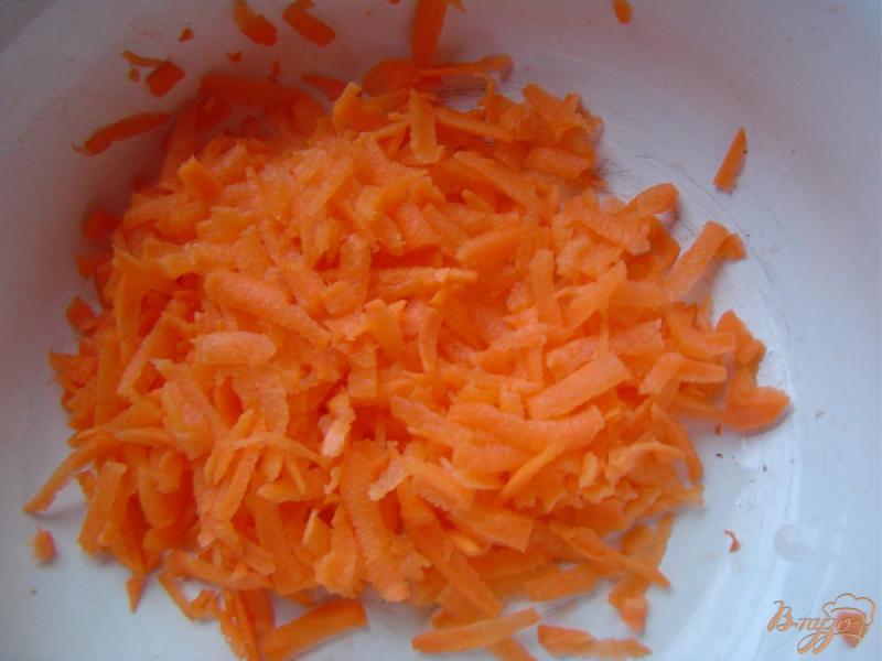 Фото приготовление рецепта: Десертный салат с яблоком и морковью шаг №1