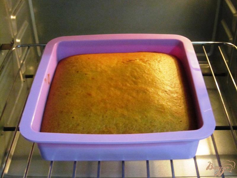 Фото приготовление рецепта: Медовый кекс с лимоном шаг №9