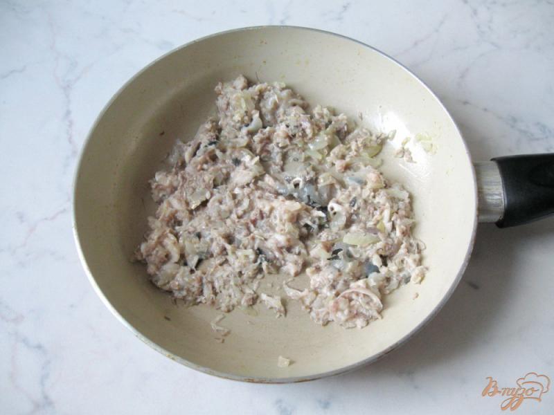 Фото приготовление рецепта: Сырные корзиночки с рисом и отварной рыбой. шаг №7