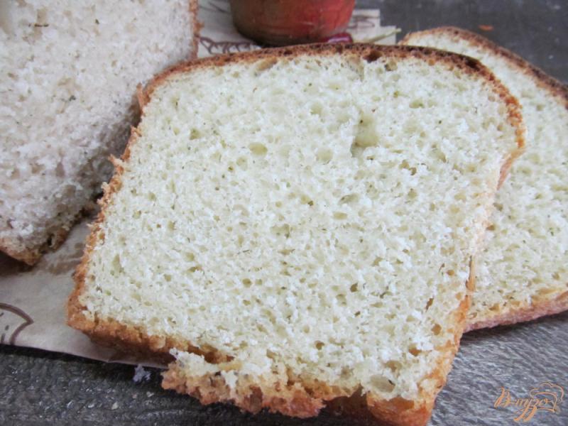 Фото приготовление рецепта: Белый хлеб на молоке с сухой петрушкой шаг №9