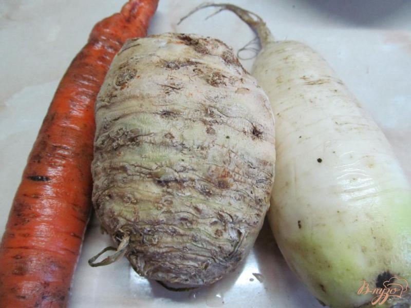 Фото приготовление рецепта: Овощной салат под сметаной шаг №1