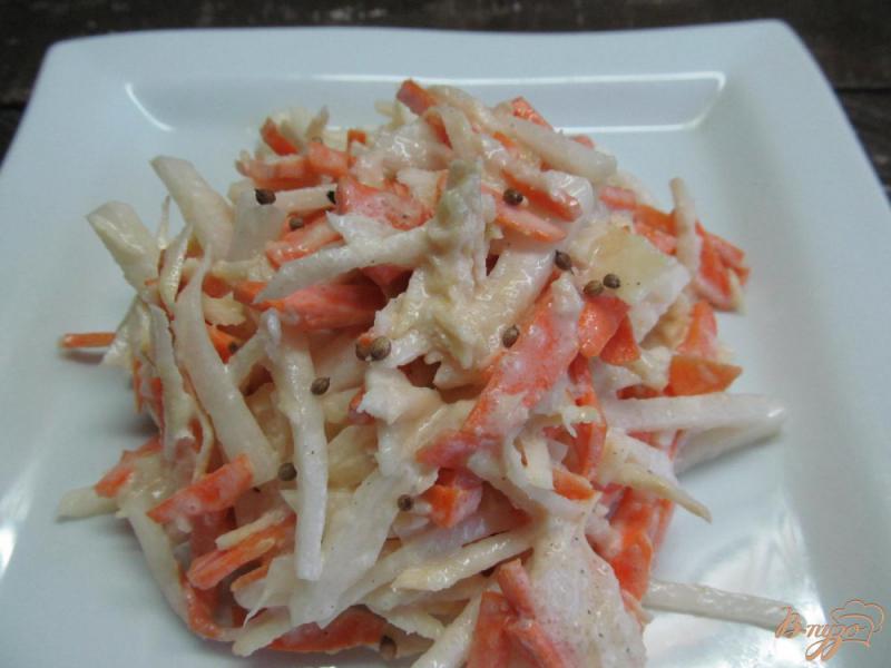 Фото приготовление рецепта: Овощной салат под сметаной шаг №6