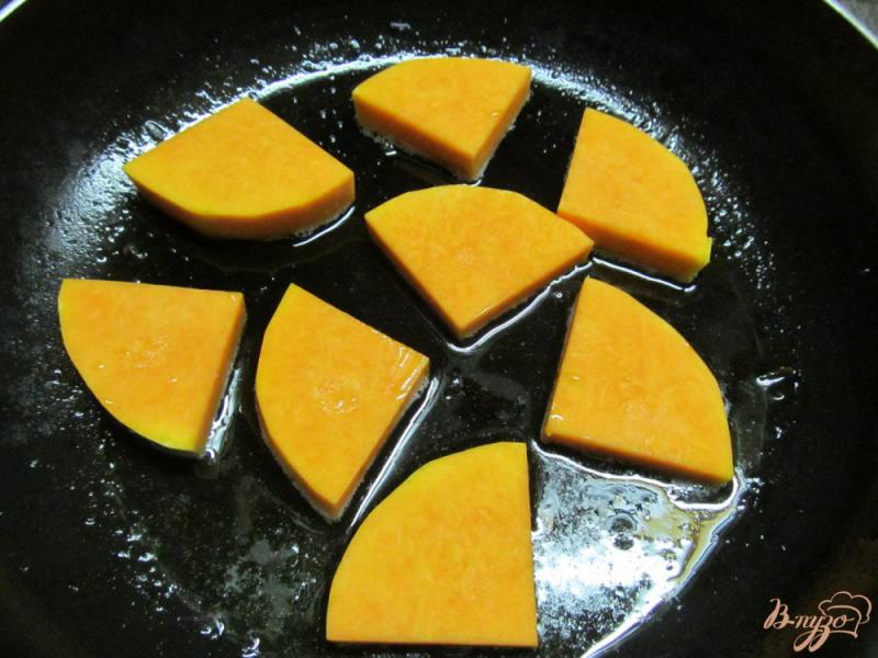 Фото приготовление рецепта: Салат из апельсина тыквы и банана шаг №1