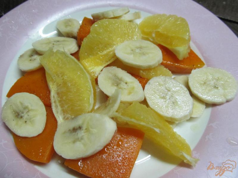 Фото приготовление рецепта: Салат из апельсина тыквы и банана шаг №3
