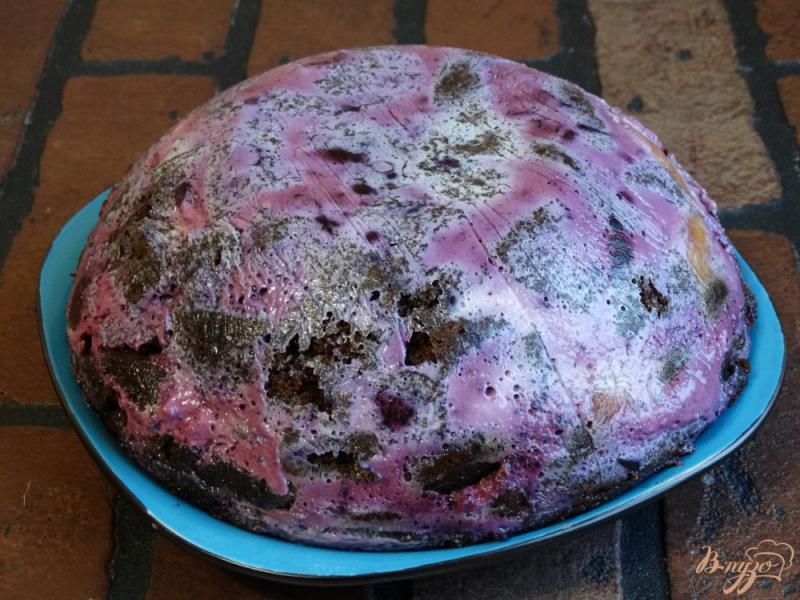 Фото приготовление рецепта: Чернично-манговый торт «Пончо» шаг №13