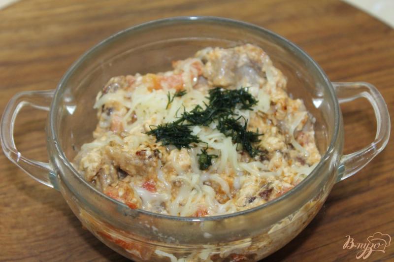 Фото приготовление рецепта: Свинина в сырном соусе с помидорами шаг №6