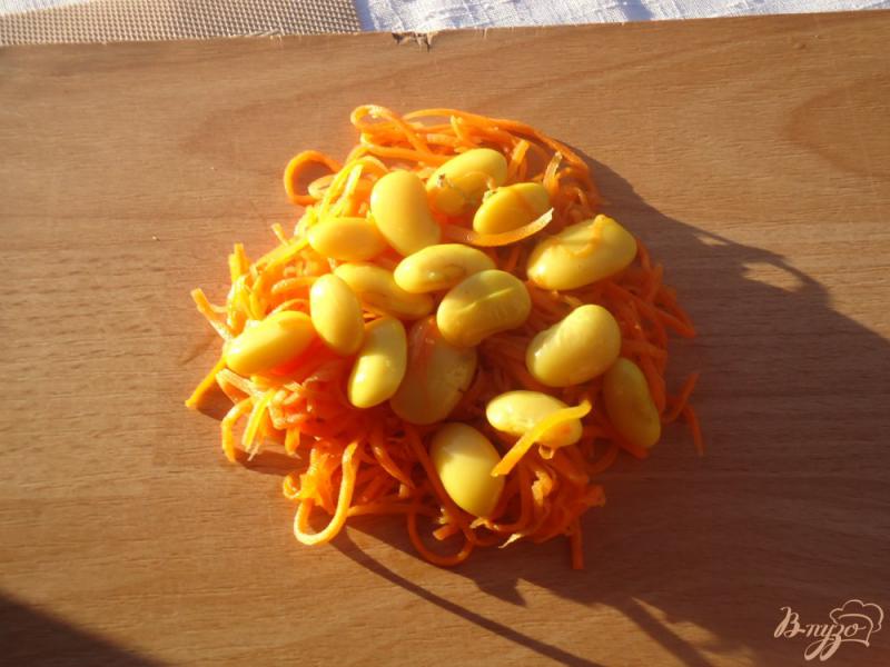 Фото приготовление рецепта: Салат с корейской морковью,сыром,курицей и фасолью шаг №1