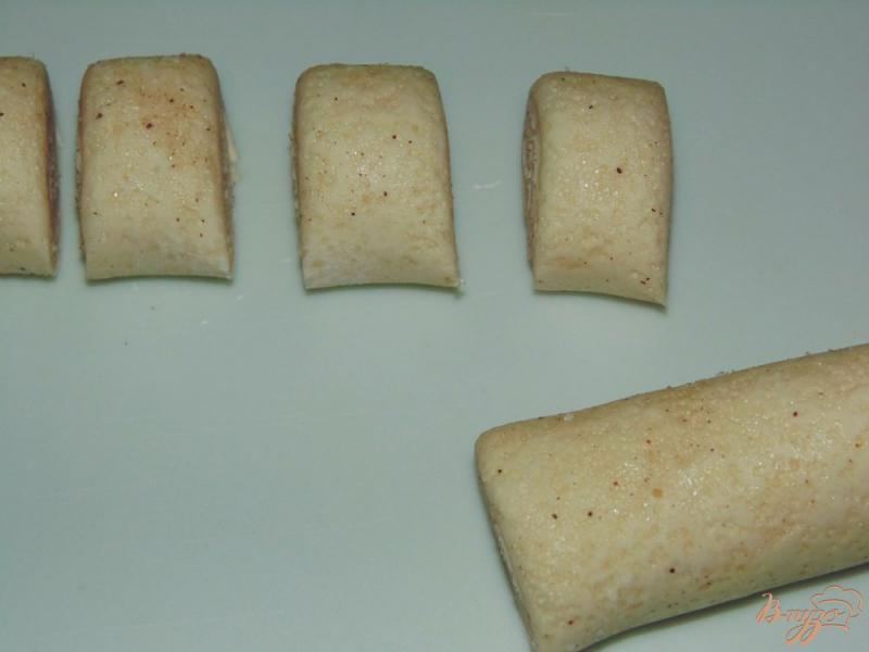 Фото приготовление рецепта: Печенье Улитка в сахаре с корицей шаг №5