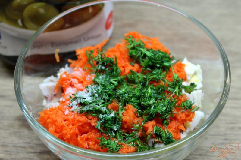 Фото приготовление рецепта: Закуска из куриного мяса, моркови и яиц,  на слойках шаг №5