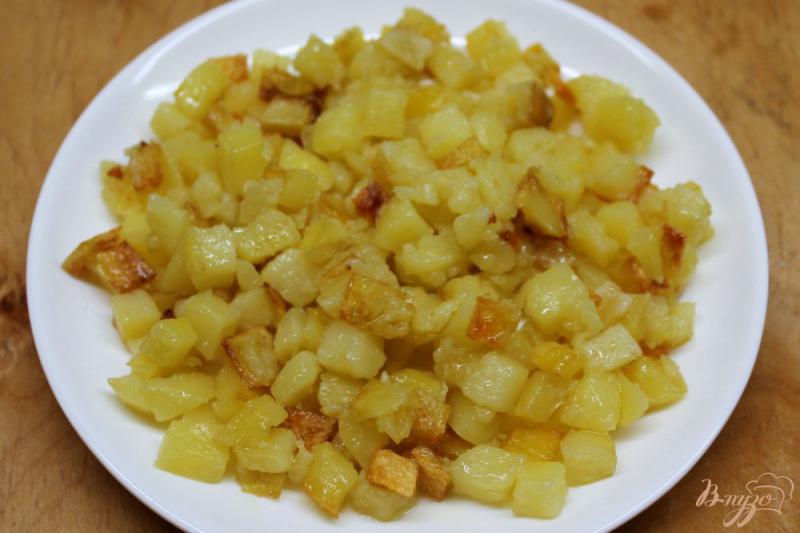 Фото приготовление рецепта: Картофельный салат со шпинатом и болгарским перцем шаг №3