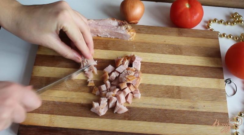 Фото приготовление рецепта: Салат с копченой курицей шаг №1