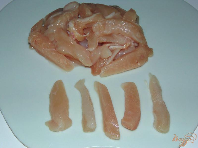 Фото приготовление рецепта: Макароны с маринованным мясом индейки шаг №1