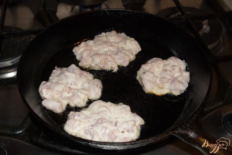 Фото приготовление рецепта: Куриные котлетки из рубленного мяса шаг №5
