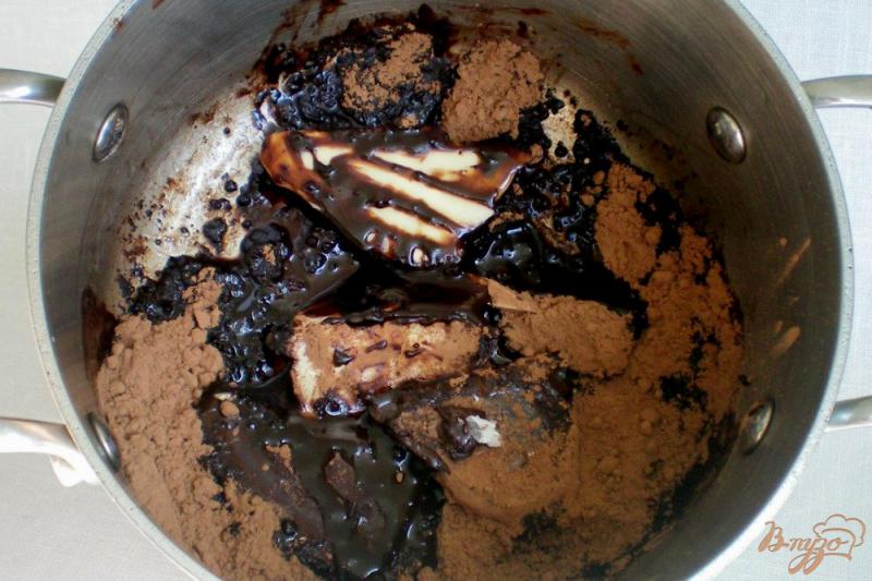 Фото приготовление рецепта: Домашние конфеты с кэробом, какао тертым и медом шаг №2