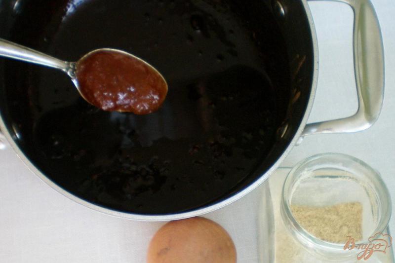 Фото приготовление рецепта: Домашние конфеты с кэробом, какао тертым и медом шаг №4