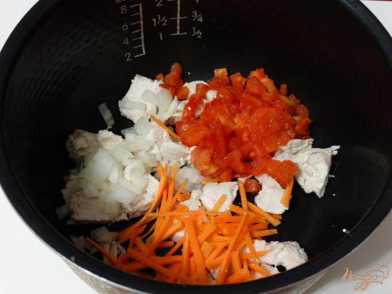 Фото приготовление рецепта: Макароны с куриной грудкой и овощами в мультиварке шаг №2