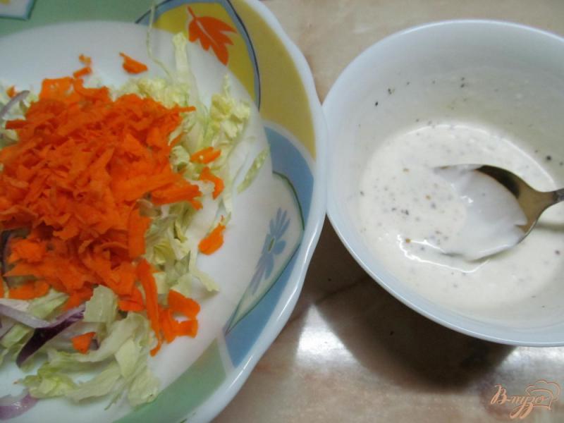 Фото приготовление рецепта: Салат с копченной курицей шаг №3