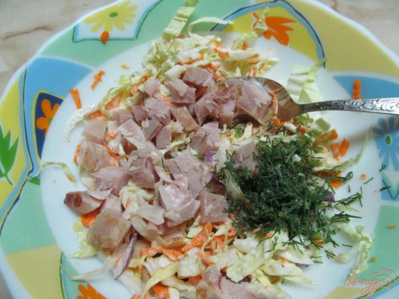 Фото приготовление рецепта: Салат с копченной курицей шаг №5