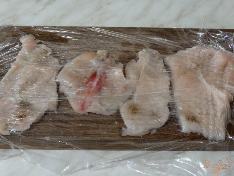Фото приготовление рецепта: Отбивные из куриной грудки в овсяной панировке шаг №1