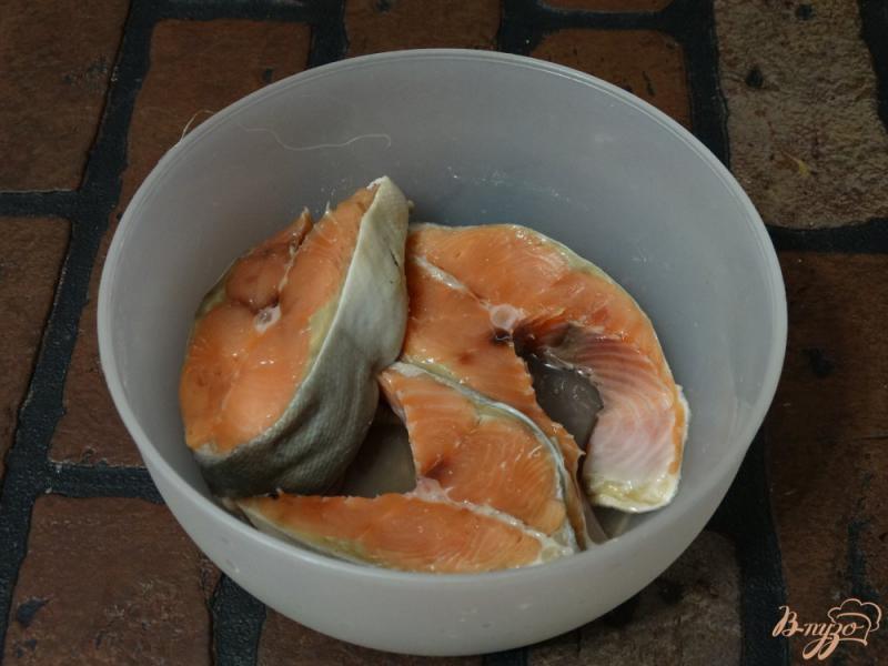 Фото приготовление рецепта: Горбуша в духовке с розмарином и лимонным соком шаг №1