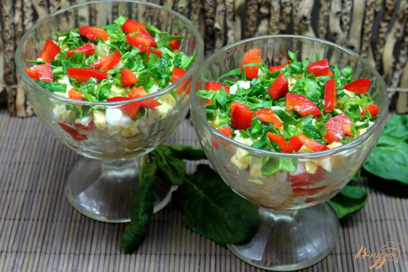 Фото приготовление рецепта: Рисовый салат с болгарским перцем и шпинатом шаг №6