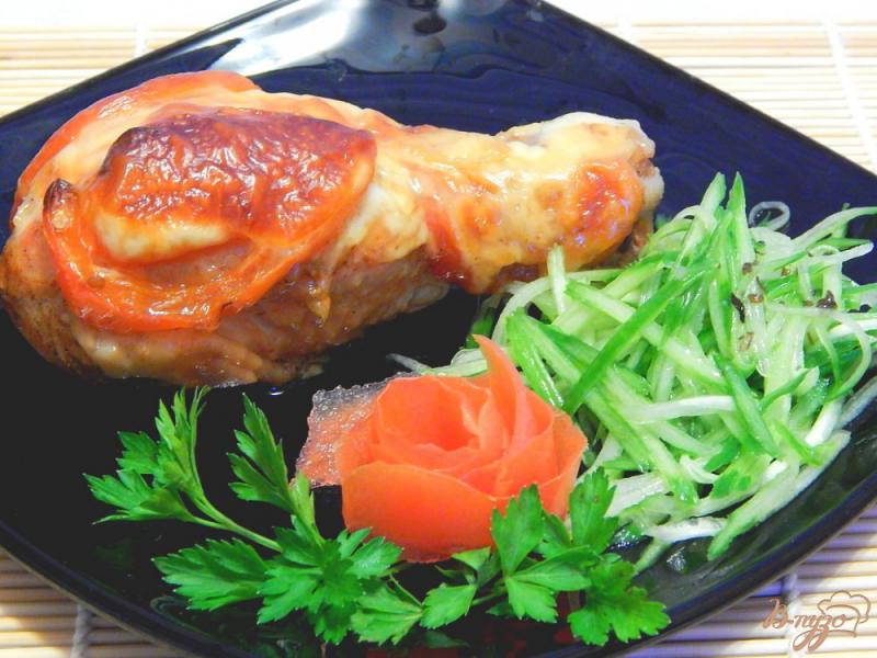 Фото приготовление рецепта: Курица с помидорами и моцареллой шаг №8