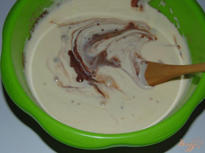 Фото приготовление рецепта: Шоколадный пирог на молоке и подсолнечном масле шаг №4