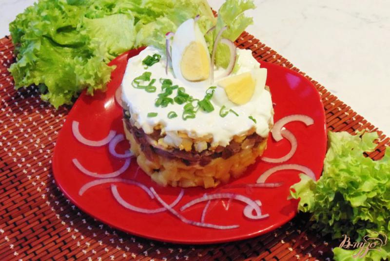 Фото приготовление рецепта: Грибной салат с овощами и яйцами шаг №11