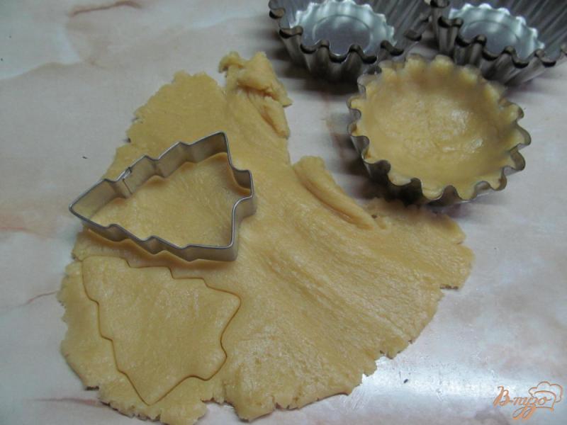 Фото приготовление рецепта: Печенье в форме корзиночка с начинкой шаг №5