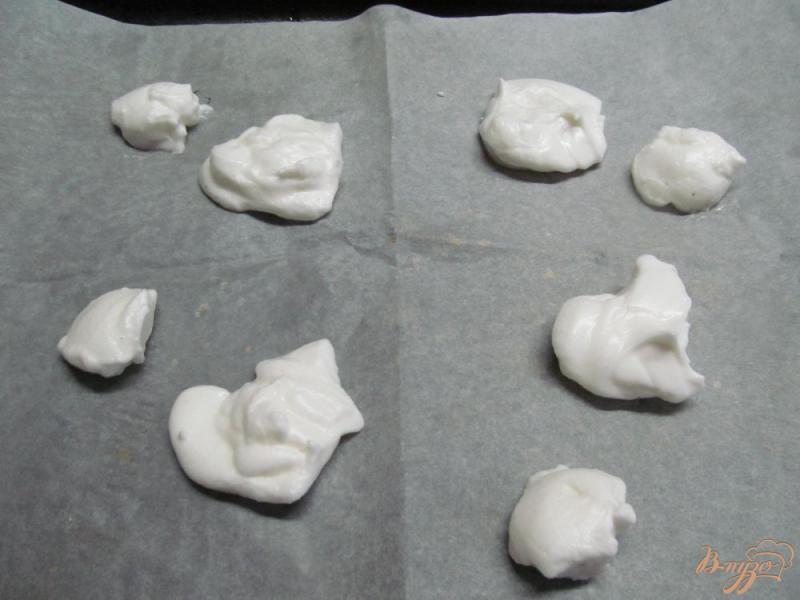 Фото приготовление рецепта: Безе печенье «котята» шаг №3