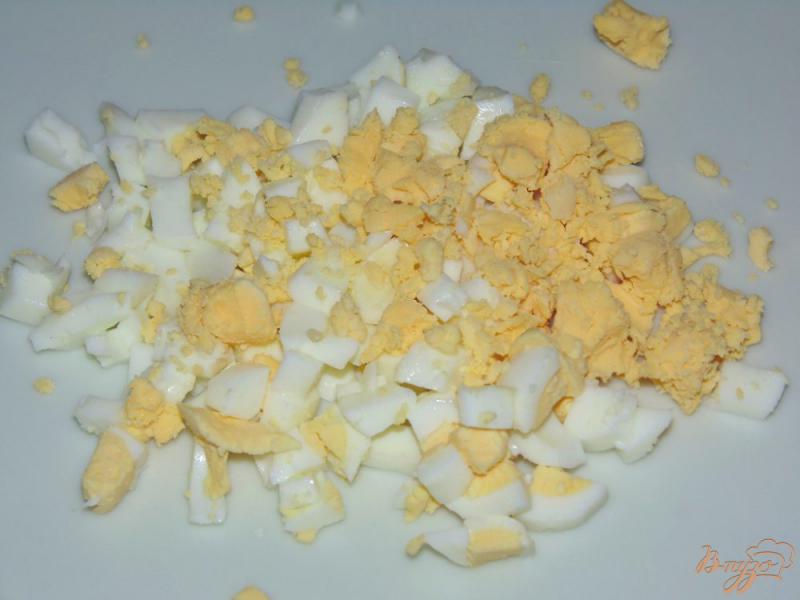 Фото приготовление рецепта: Гарнир из стручковой фасоли, риса и яиц шаг №3