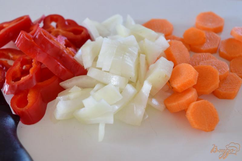 Фото приготовление рецепта: Овощное рагу с баклажанами и фасолью шаг №4