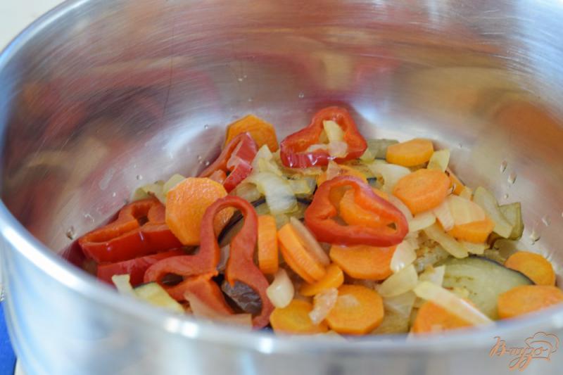 Фото приготовление рецепта: Овощное рагу с баклажанами и фасолью шаг №5