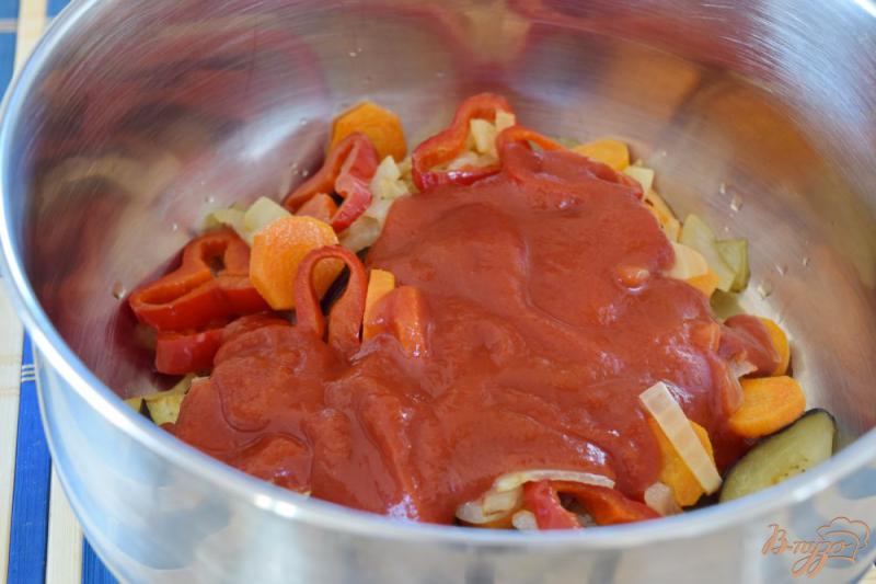 Фото приготовление рецепта: Овощное рагу с баклажанами и фасолью шаг №6