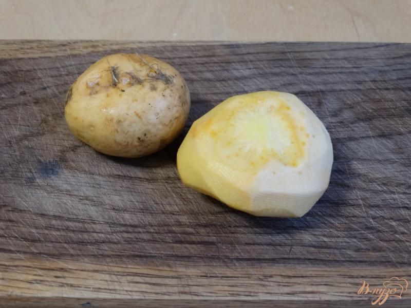 Фото приготовление рецепта: Картофельное пюре с репой и шампиньонами шаг №1