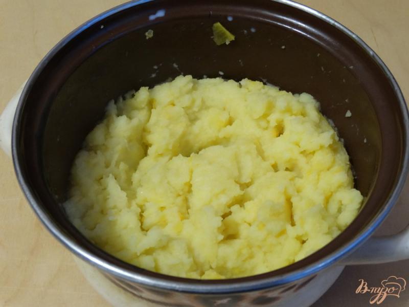 Фото приготовление рецепта: Картофельное пюре с репой и шампиньонами шаг №7