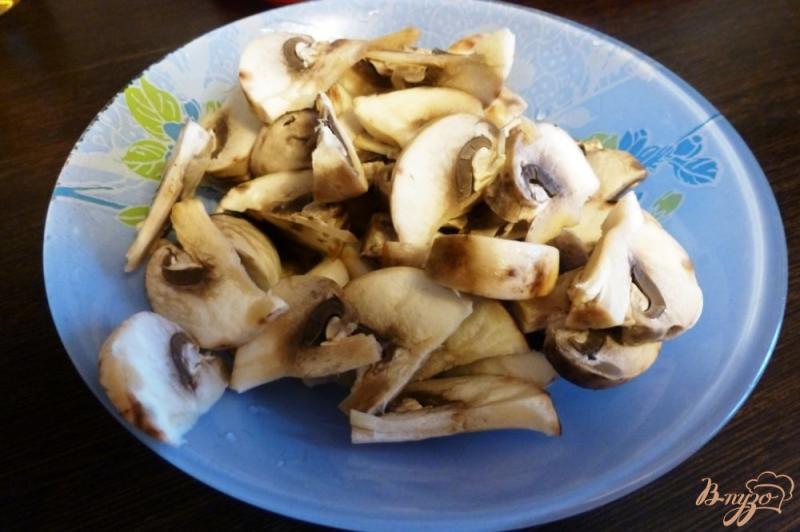 Фото приготовление рецепта: Борщ с олениной и грибами шаг №4