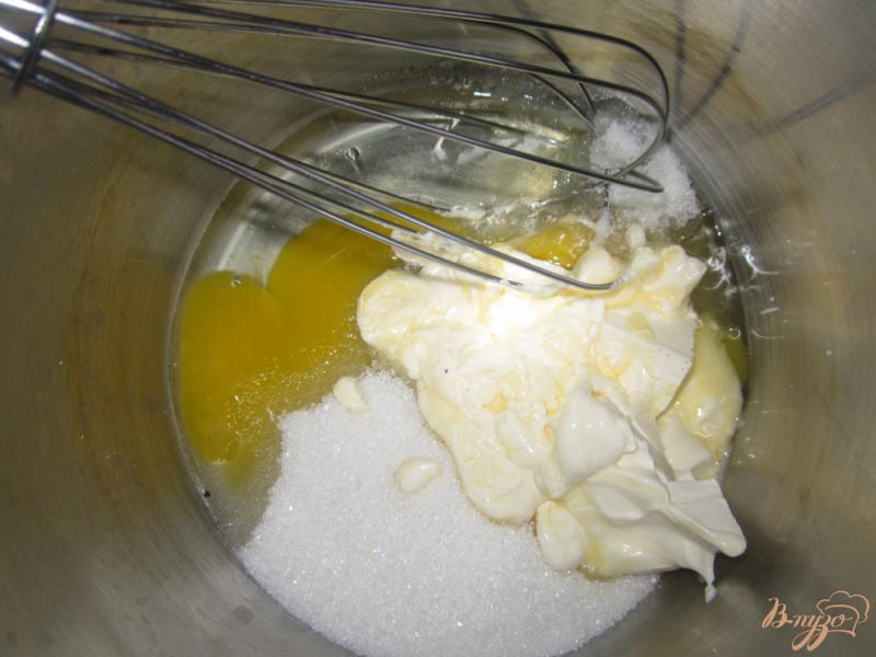 Фото приготовление рецепта: Кекс на кефире с бананами шаг №1