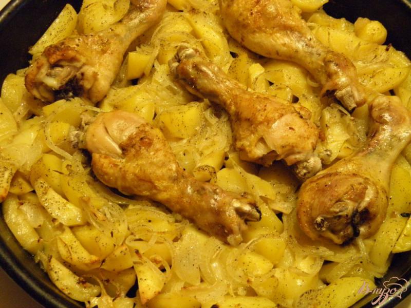 Фото приготовление рецепта: Голени с картофелем в духовке шаг №6