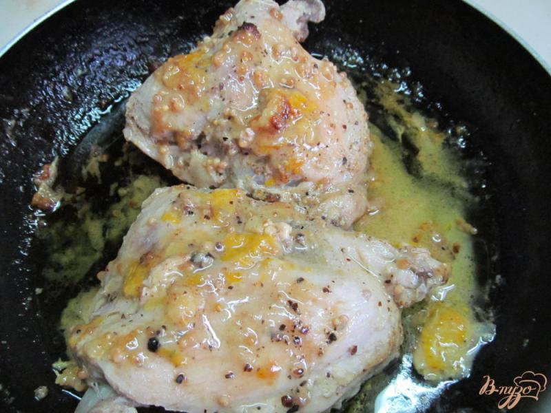 Фото приготовление рецепта: Куриные бедра в горчичном соусе шаг №6