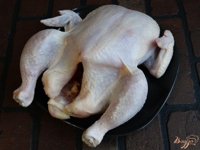 Фото приготовление рецепта: Курица запеченная на соли шаг №1