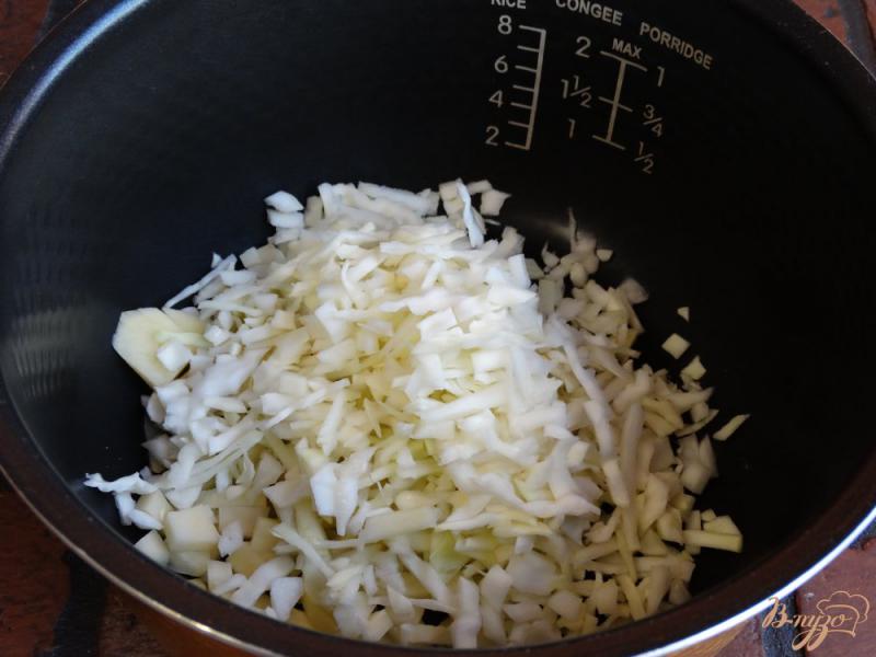 Фото приготовление рецепта: Постный борщ с фасолью и грибами шаг №2